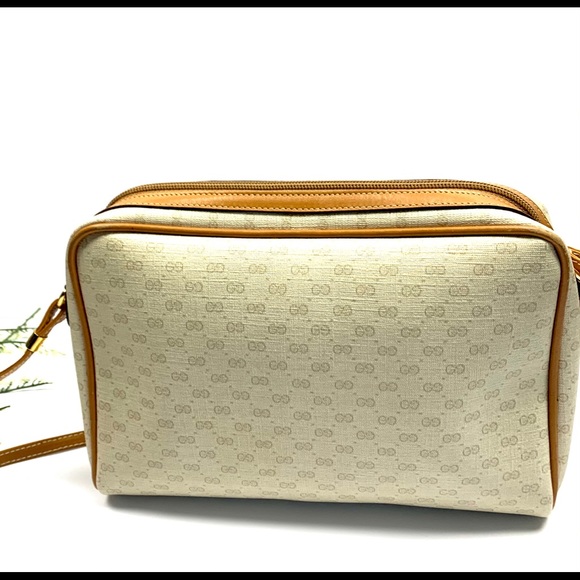 SOLD Gucci Vintage Monogram Crossbody Bag - Picture 4 of 16